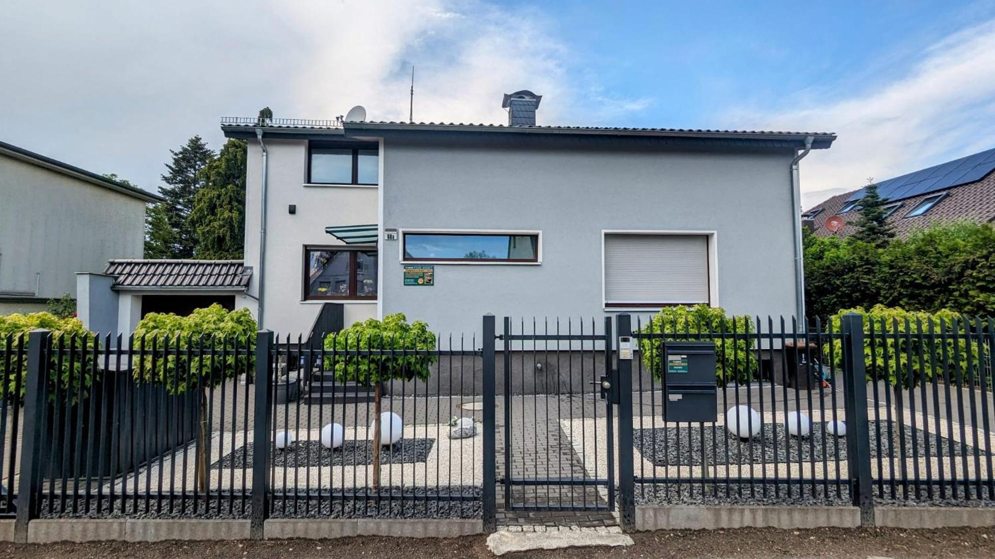 3 Rooms - Zimmervermietung Naehe Flughafen Ber - Gratis Wlan, Parken & Netflix Berlin Luaran gambar